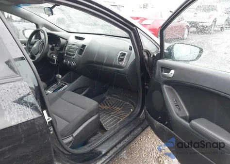 2018 Kia Forte Lx z USA, uszkodzony, nr VIN 3KPFK4A74JE210231